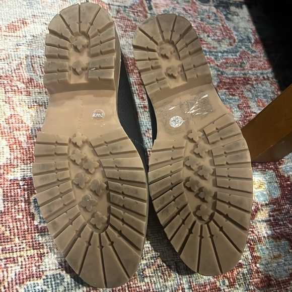 Lucky Brand Classic Black Leather Loafers - Picture 3 of 4